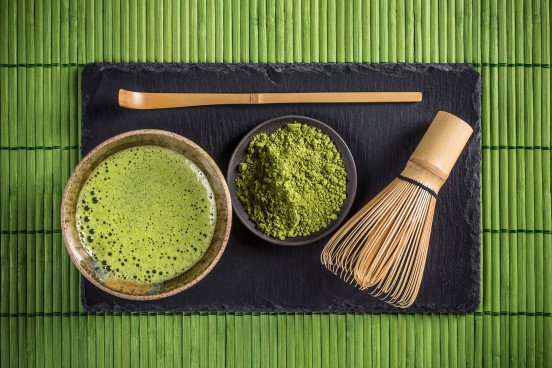 Oggetti tradizionali usati nella cerimonia del tè giapponese, (chanoyu)